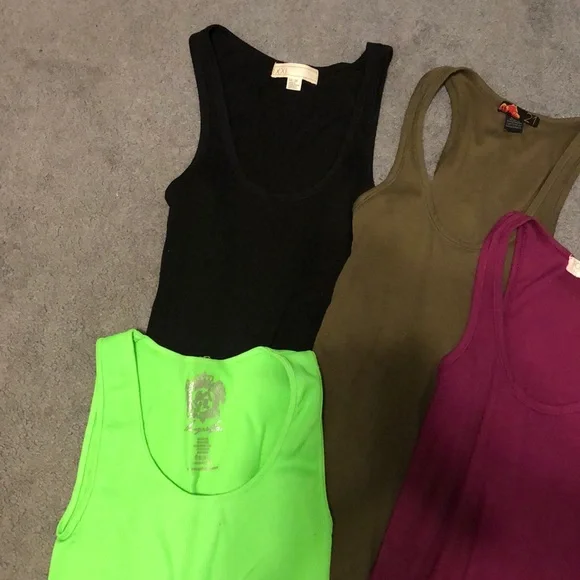 Bundle of 4 tanks - Picture 3 of 3